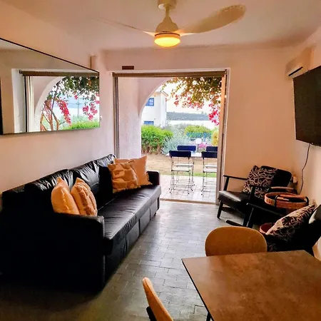 Anasa House דירה